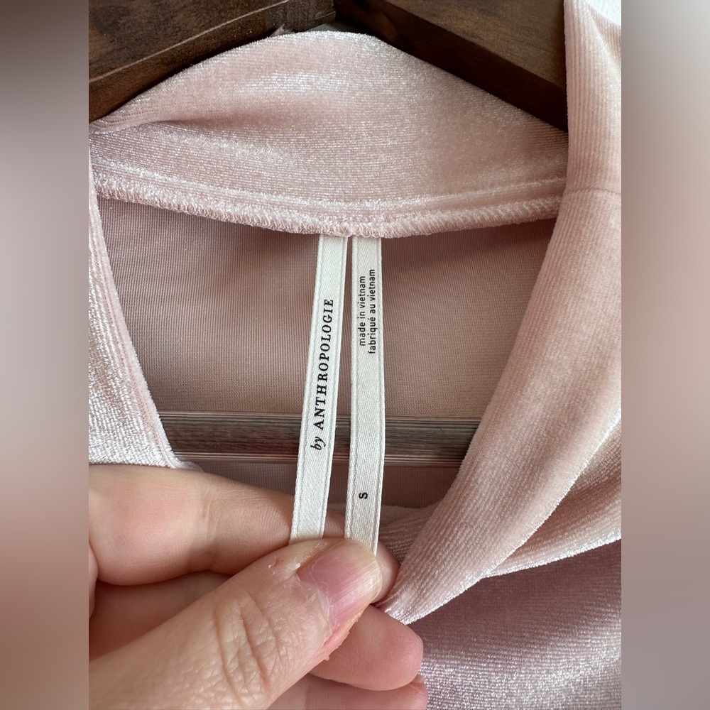Elegant Anthropologie Pink Velvet Women's Top - Picture 3 of 7